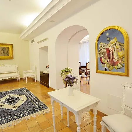 Otel Romana &