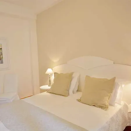 Romana & Otel Minori
