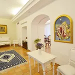 מלון Romana &