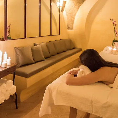 Romana & Hotel Minori