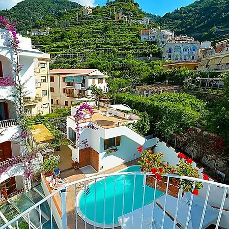 Romana & Hotel 4*