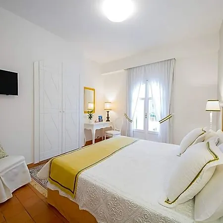 Romana & Hotel 4*