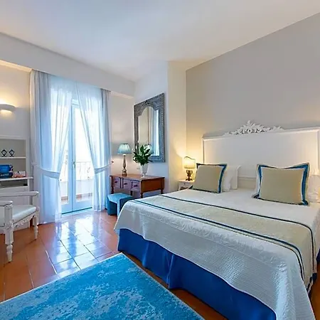 Hotel Romana & 4*