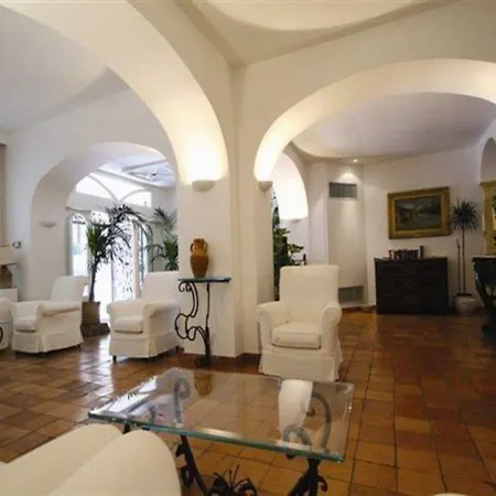 Romana & Hotel 4*