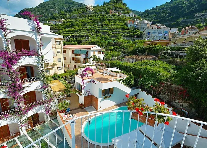 Romana & Hotel Minori